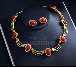 Luxury Gold Vintage Statement Necklace & Earring Set (Red/Black/Multi)