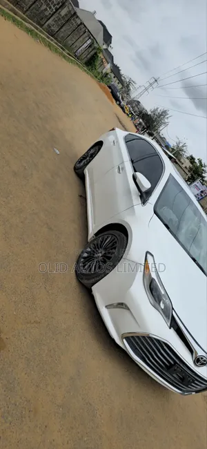 Toyota Avalon Touring FWD Sedan (3.6L 6cyl 6A) 2016 White