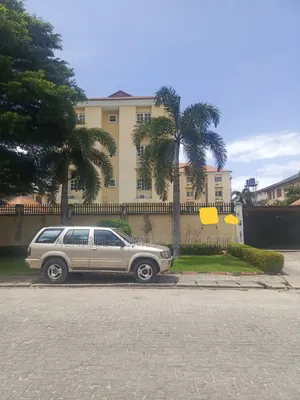 3bdrm Apartment in Off Admiralty Way, Lekki Phase 1 for rent