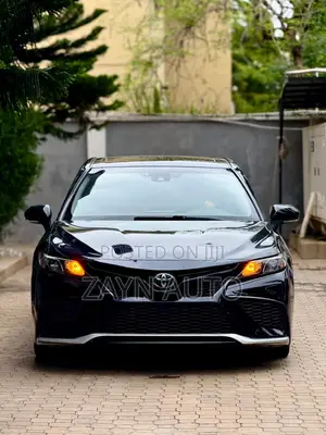 Toyota Camry SE 2022 Blue