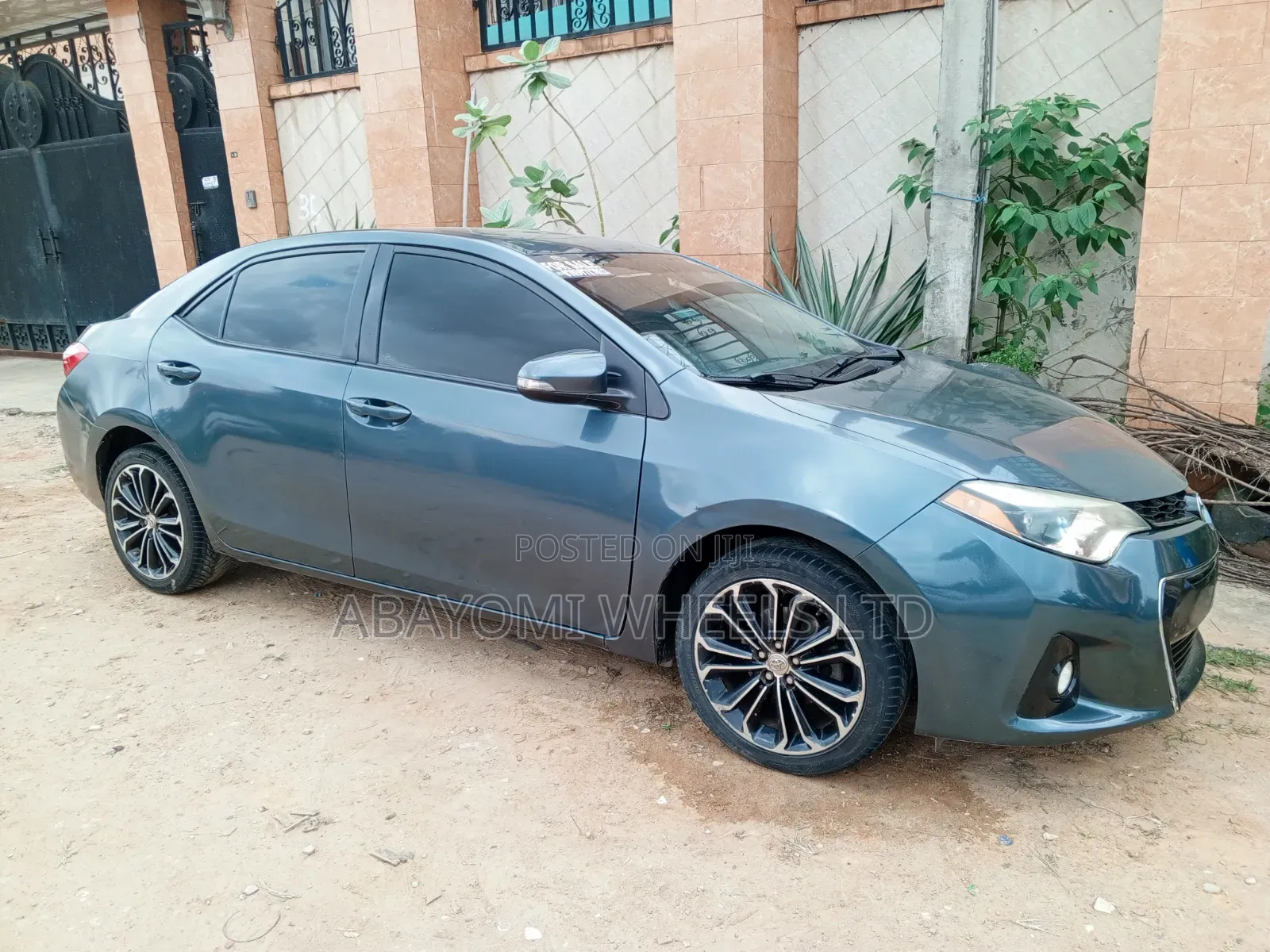 Toyota Corolla 2016 Gray