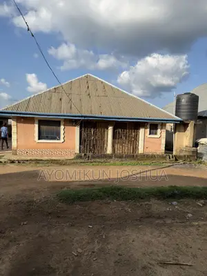 Furnished 8bdrm House in Osogbo for sale