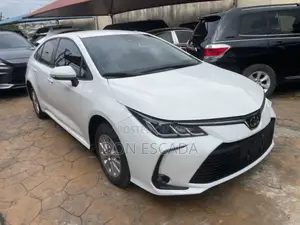 Toyota Corolla 2023 White
