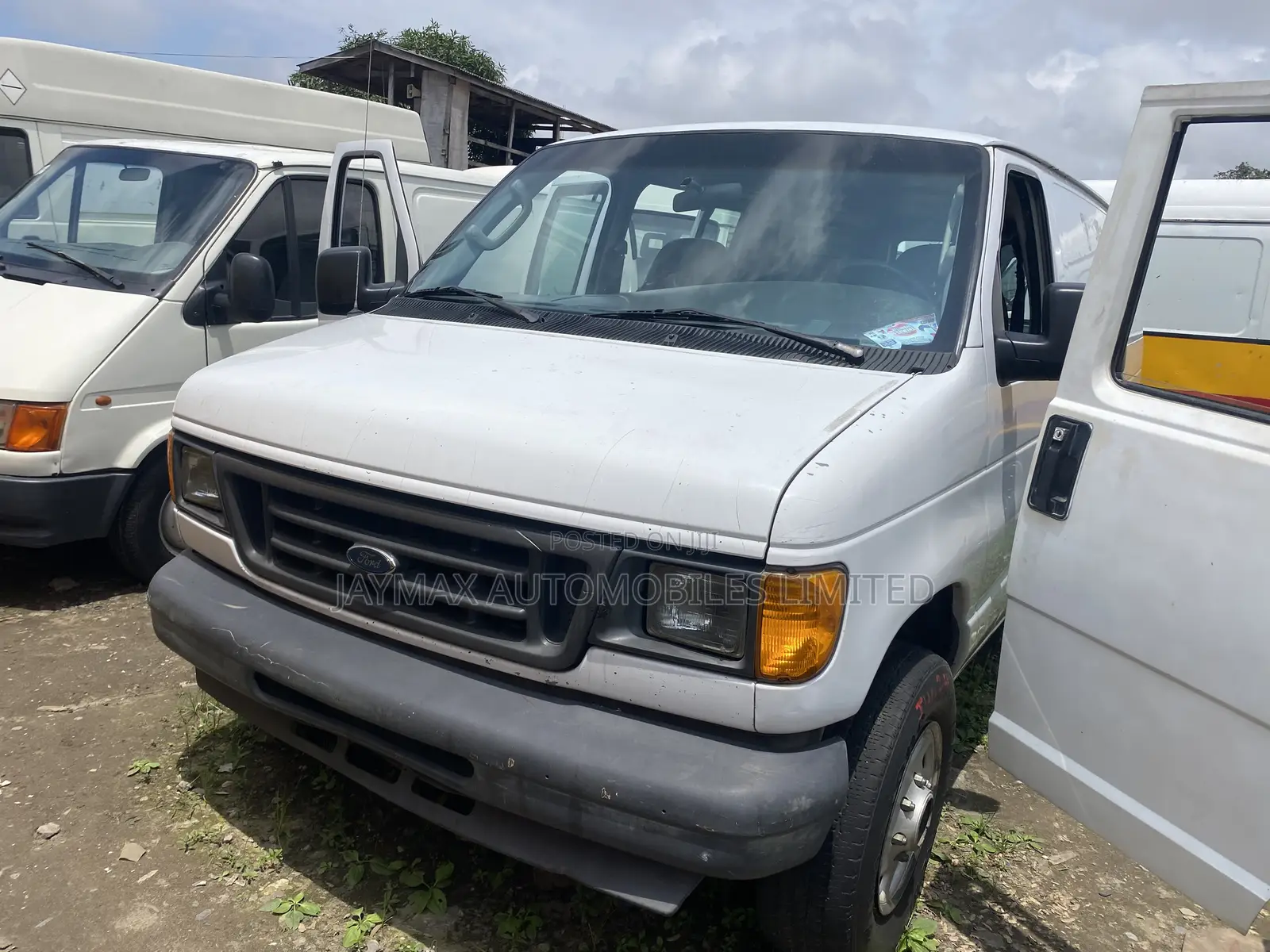 Ford E250 2010 White