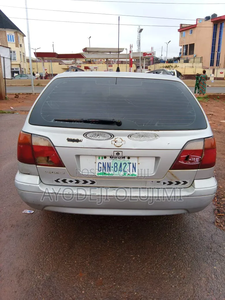 Nissan Primera 2002 Silver