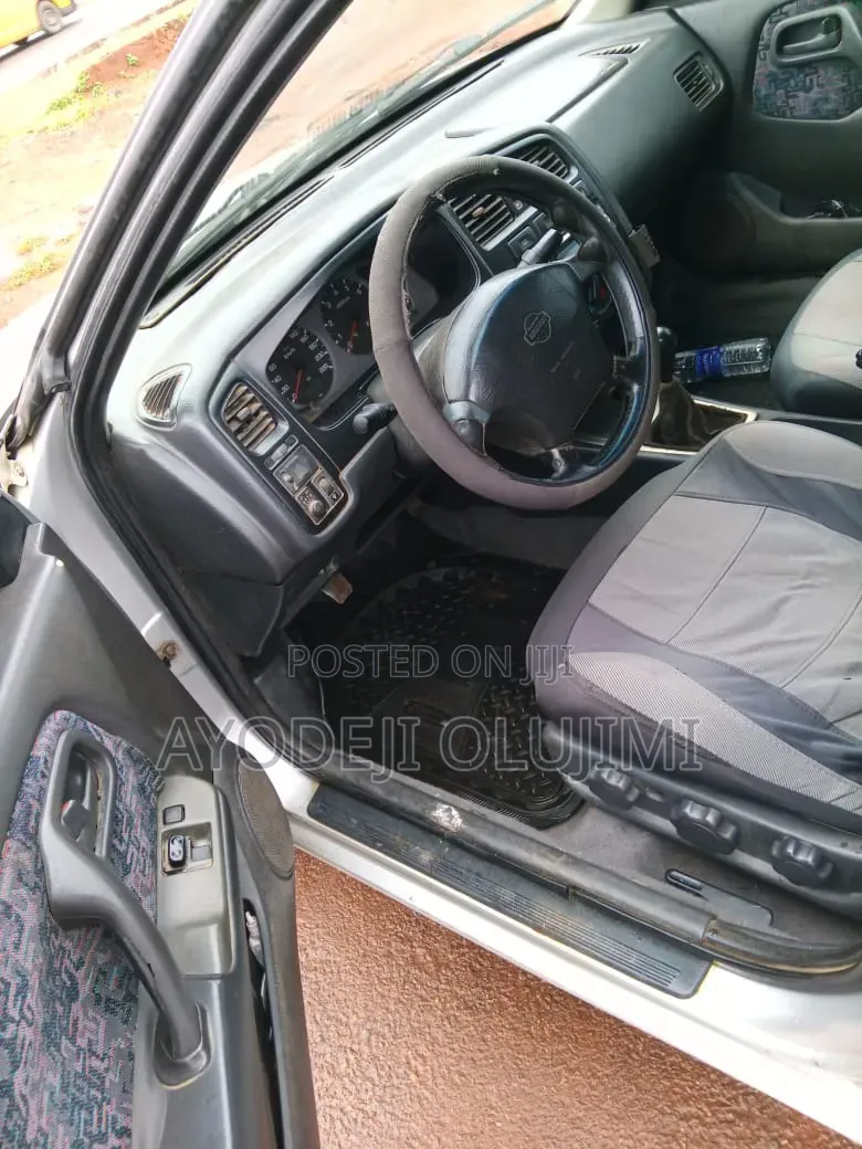 Nissan Primera 2002 Silver