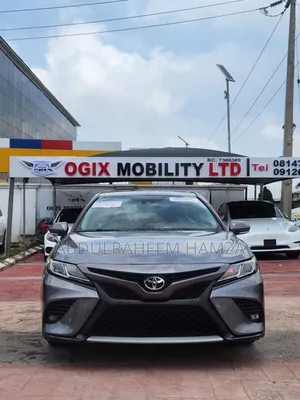 Toyota Camry 2019 Gray