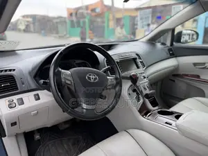 Toyota Venza AWD 2010 Blue