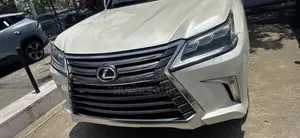 Lexus LX 2018 White