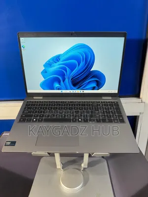 Laptop Dell Latitude 5550 32GB Intel Core Ultra 7 SSD 512GB