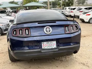 Ford Mustang V6 2010 Blue