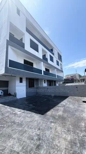 4bdrm Maisonette in Lekki Phase 1 for sale