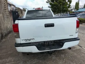 Toyota Tundra Regular Cab 4x4 2011 White