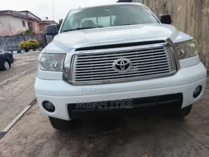 Toyota Tundra Regular Cab 4x4 2011 White