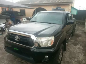Toyota Tacoma Access Cab V6 Automatic 2012 Black