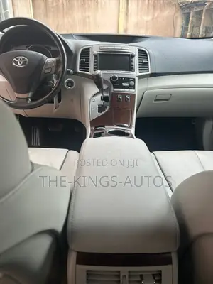Toyota Venza V6 AWD 2010 Red