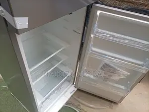 Hisense Large Capacity Refrigerator With Practical Interior Storage