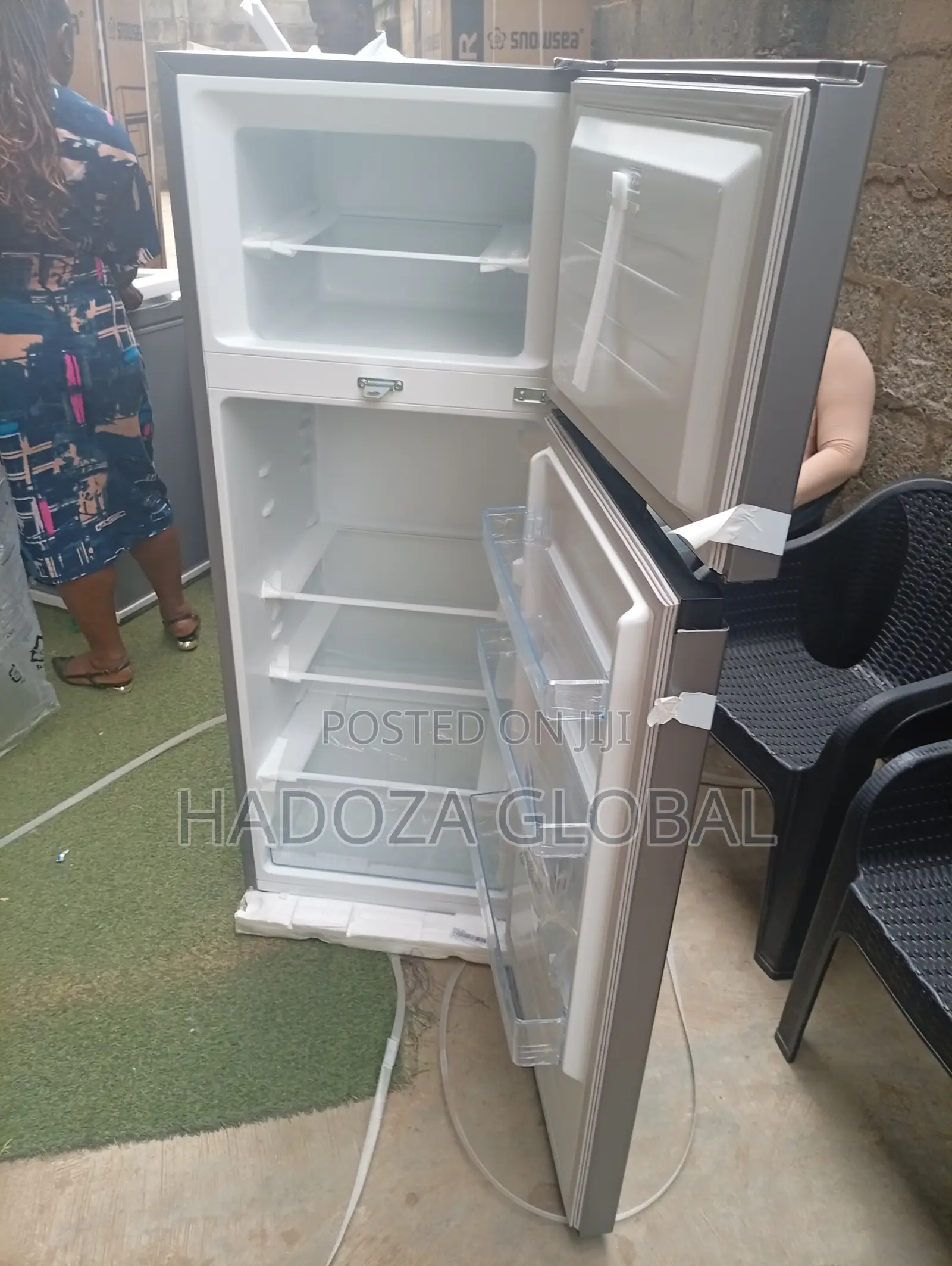 Hisense Large Capacity Refrigerator With Practical Interior Storage