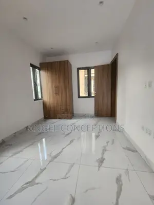 3bdrm Apartment in Alagomeji for rent