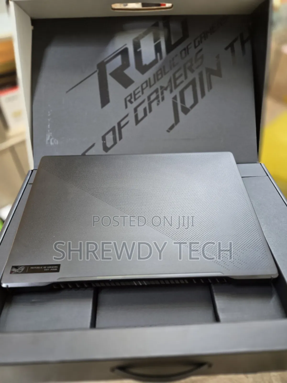 Laptop Asus ROG Zephyrus M16 16GB Intel Core i9 SSD 1T