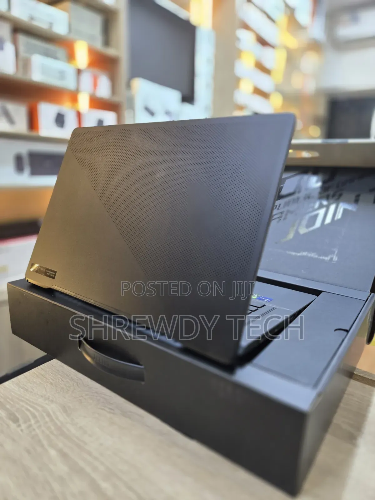 Laptop Asus ROG Zephyrus M16 16GB Intel Core i9 SSD 1T