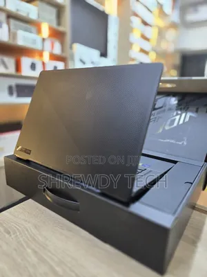 Laptop Asus ROG Zephyrus M16 16GB Intel Core i9 SSD 1T
