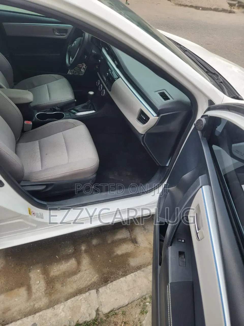 Toyota Corolla 2015 White