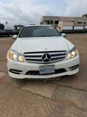 Mercedes-Benz C300 Sport 4Matic Sedan AWD (3.0L 6cyl 7A) 2011 White