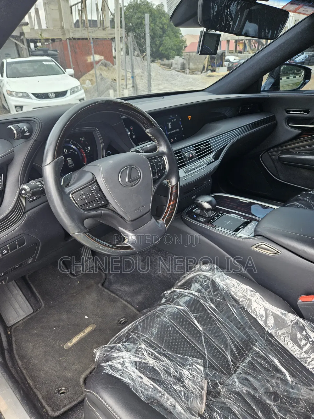 Lexus LS 2018 Gold