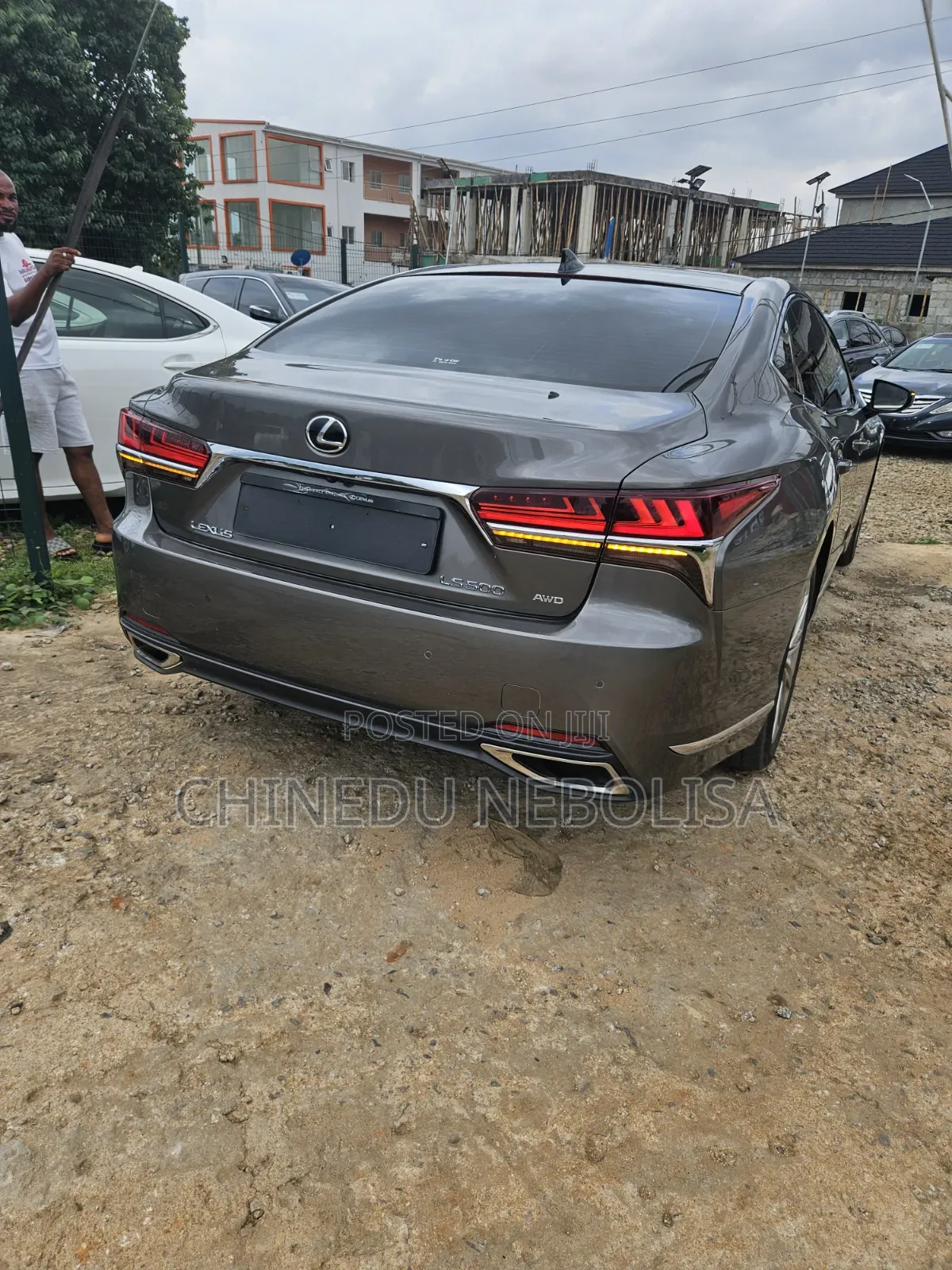 Lexus LS 2018 Gold
