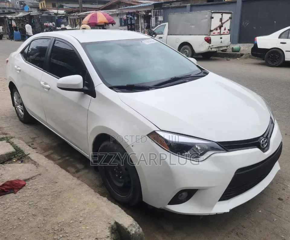 Toyota Corolla 2015 White