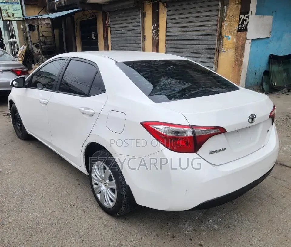 Toyota Corolla 2015 White