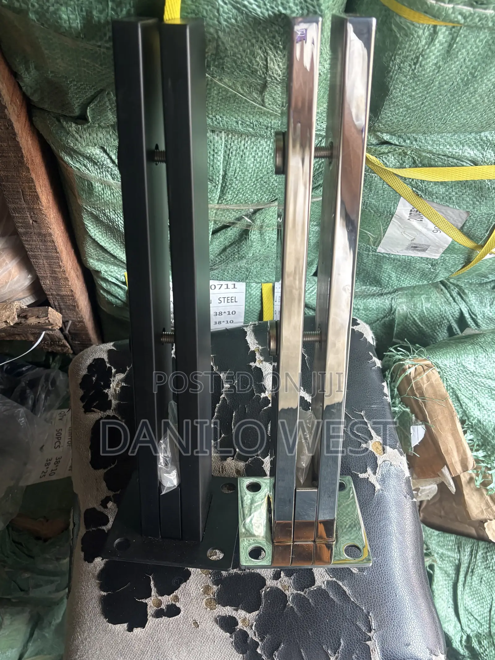 350 Height Spigot Black and Silver