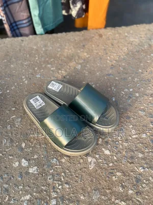 Premium Slides for Men – Stylish & ComfortableSlippers