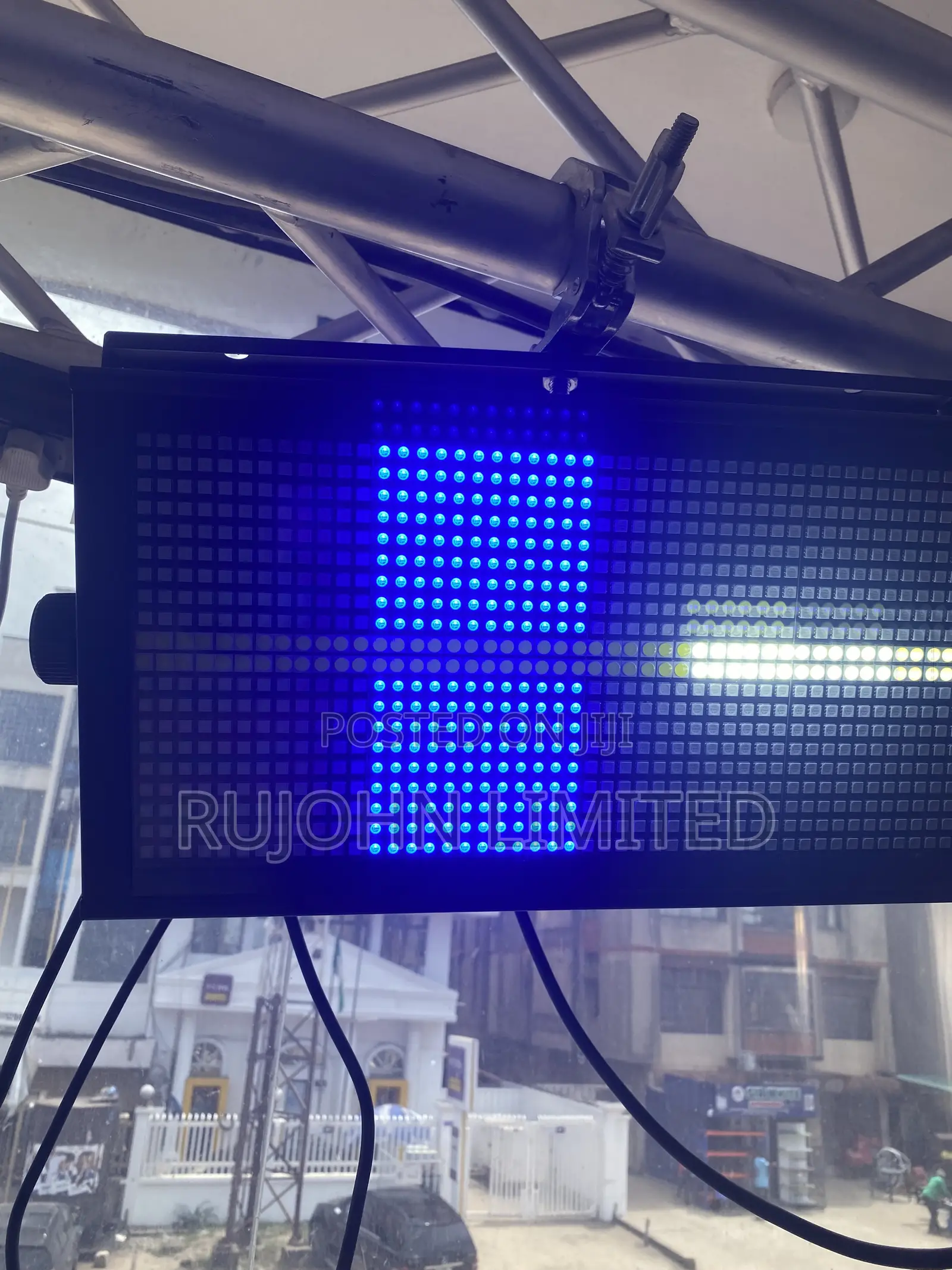 Professional LED Strobe Light – High-Intensity Stage & Event Lighting