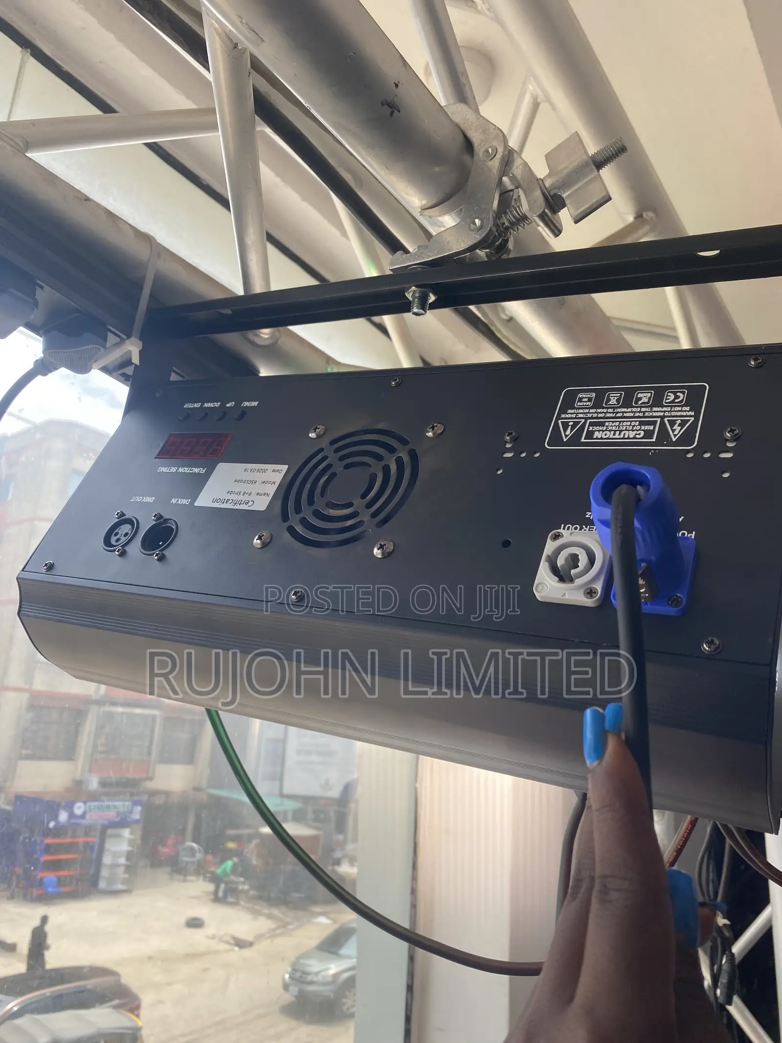 Professional LED Strobe Light – High-Intensity Stage & Event Lighting