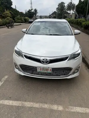Toyota Avalon Limited 4dr Sedan (3.5L 6cyl 6A) 2014 White
