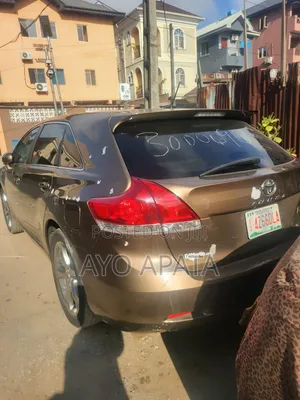 Toyota Venza 2010 Gold