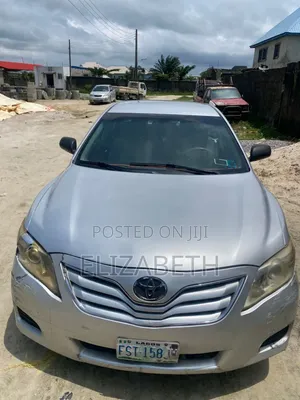 Toyota Camry SE 4dr Sedan (2.5L 4cyl 6A) 2011 Silver