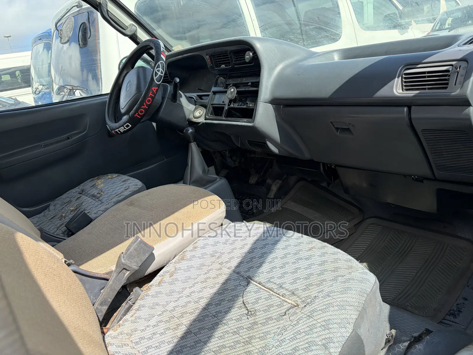 Toyota HiAce 2003 White