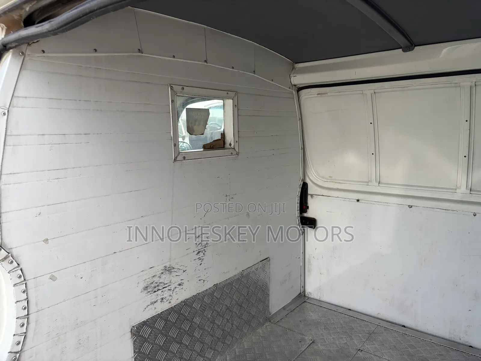 Toyota HiAce 2003 White