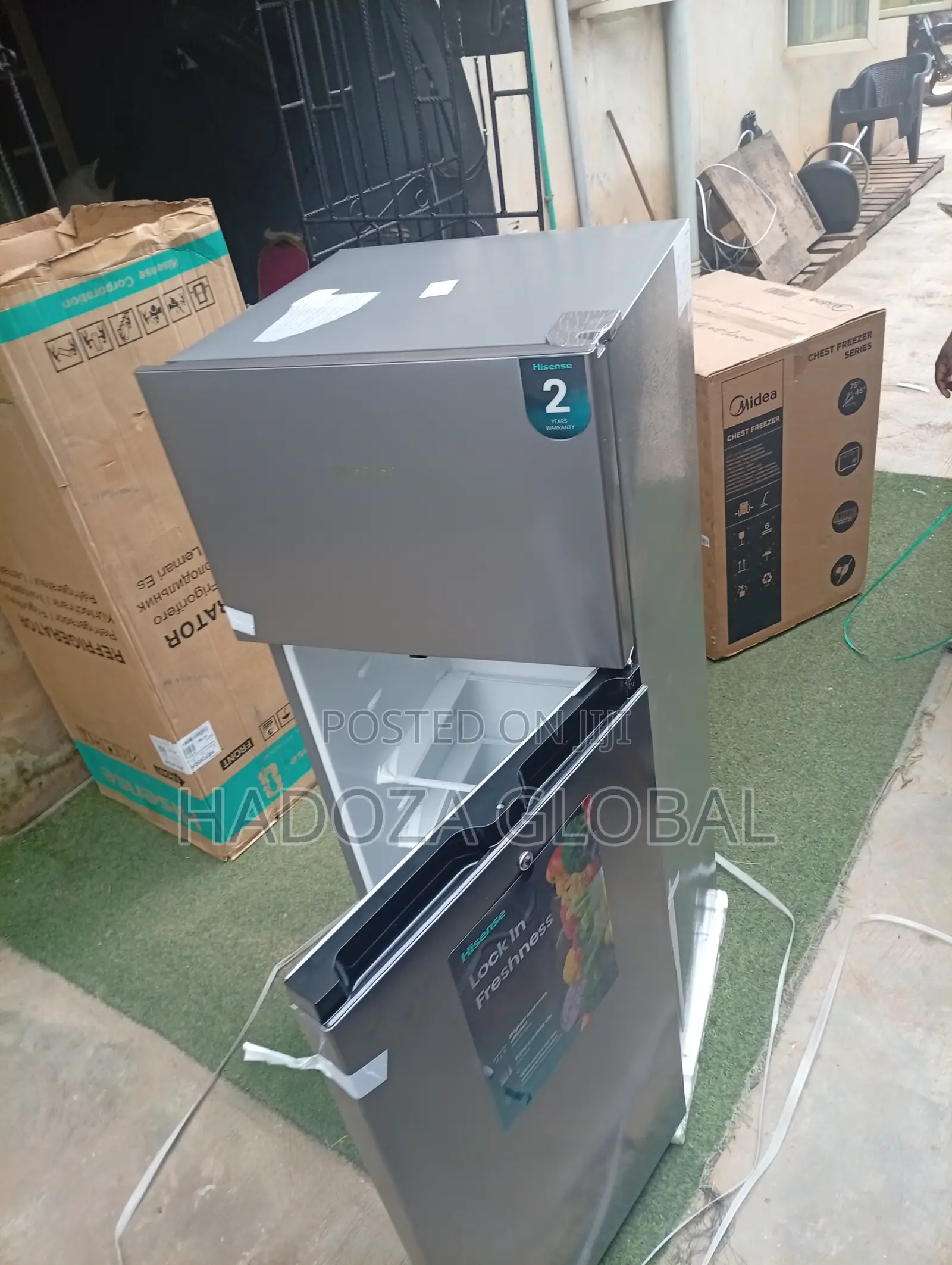 Hisense Stylish Double Door Fridge Freezer for Kitchen