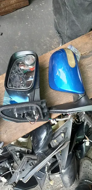 Toyota Corolla 05 Side Mirrors With Light