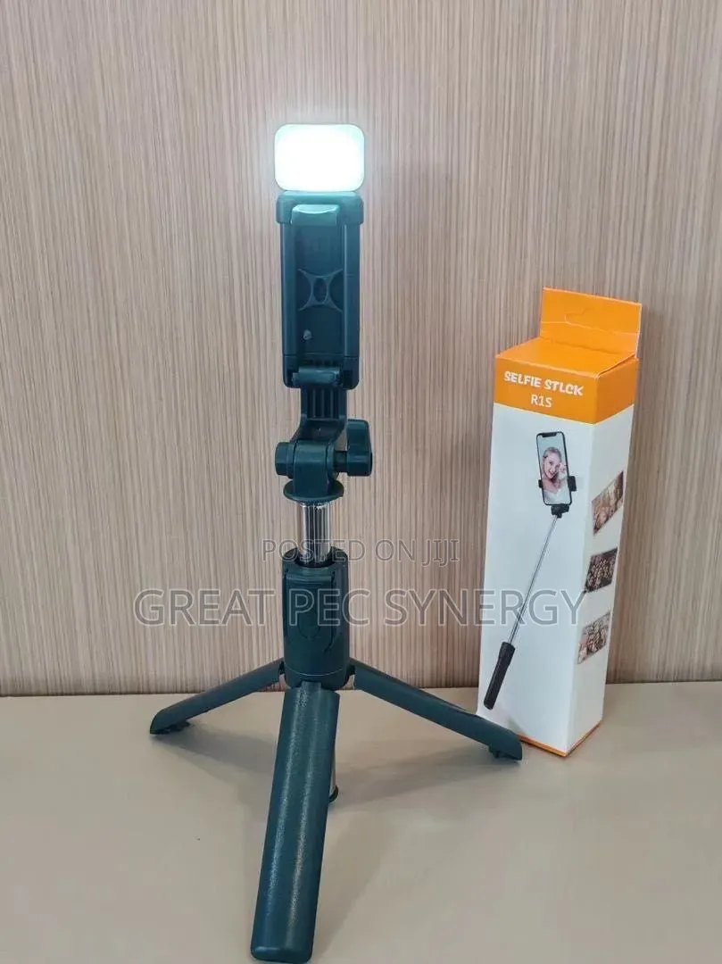 Auto Face Tracking Tripod