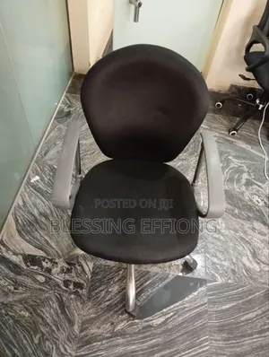 Mid-Back Fabric Office Swivel Chair / Task Chair With Armrests