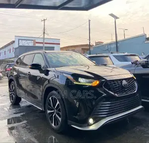 Toyota Highlander XSE 2021 Black