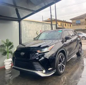 Toyota Highlander XSE 2021 Black
