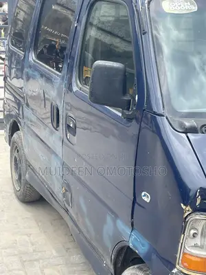 Suzuki APV Minibus 2006 Blue