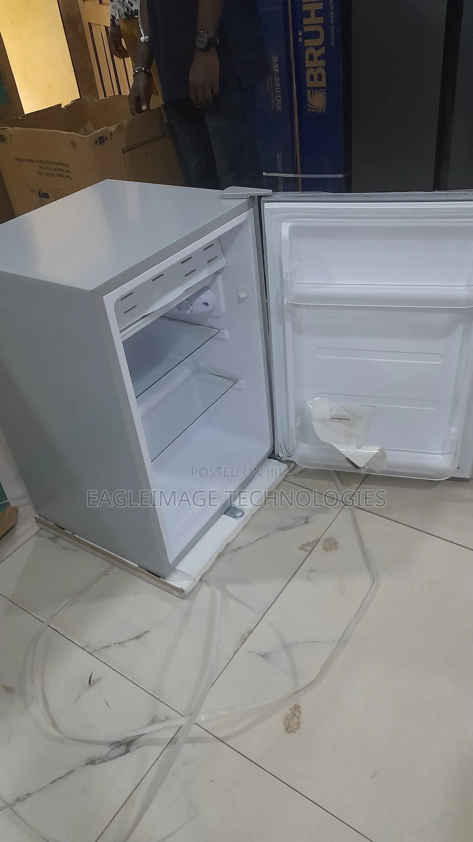 Glamstar GFR-90S-E Refrigerator – Brand New