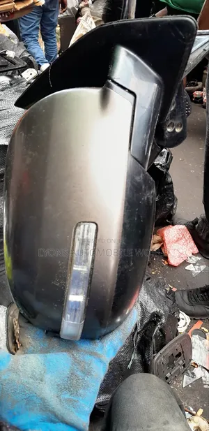 Outlander   012 With Light Auto Folding Side Mirrors